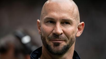 Bild: Fabian Strauch/dpa
Christian Ilzer bindet sich langfristig an die TSG Hoffenheim. (Archivbild)
