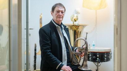 Archivbild: Armin Weigel/dpa
Hans-Jürgen Buchner von der Musikgruppe Haindling hat die Sommertournee 2026 abgesagt.