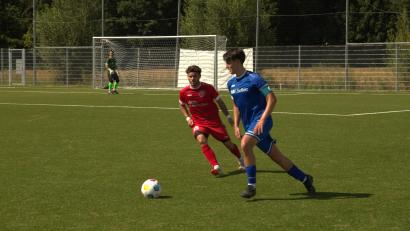 Bild: msh
Cem Chousein (rot) spielt ab der kommenden Saison für die DJK Irchenrieth.