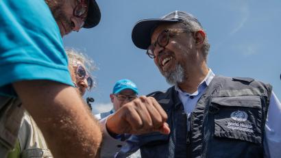 Bild: Moses Sawasawa/AP/dpa
Der WHO-Chef besucht den Ebola-Hotspot.