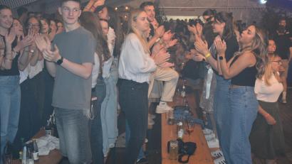 Bild: jr
Prächtige Stimmung am Geburtstagsfest des TSV Konnersreuth am Samstagabend, das Festzelt stand zuweilen Kopf.