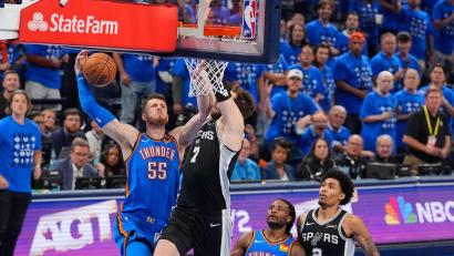 Bild: Nate Billings/AP/dpa
Isaiah Hartenstein konnte das Aus der Thunder nicht verhindern.