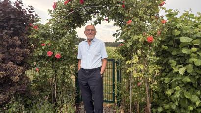 Bild: Lukas Büchold
Alois Schwanzl wird 80 und kümmert sich immer noch mit großer Leidenschaft um seinen geliebten Garten.