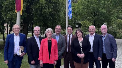 Bild: Peter Wein
SPD-Kreistagsfraktion mit Marianne Schieder an der Spitze (Dritte von rechts)