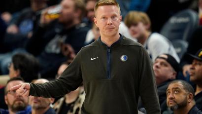 Bild: Abbie Parr/AP/dpa
Ist der neue Trainer von Franz Wagner bei den Orlando Magic: Sean Sweeney. (Archivfoto)
