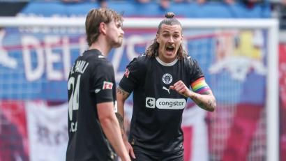 Bild: Jan Woitas/dpa
Jackson Irvine (r) und Connor Metcalfe fahren zur WM. (Archivbild)