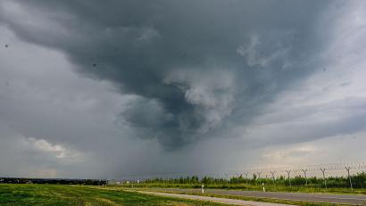 Bild: Jason Tschepljakow/dpa
Gewitter machten es am Wochenende mancherorts ungemütlich.