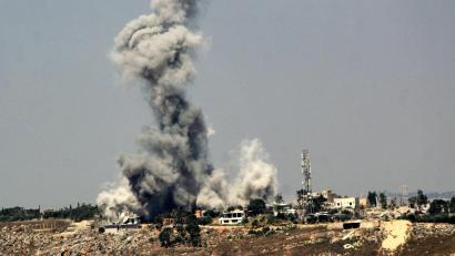 Bild: Stringer/dpa
Allein am Sonntag zählten libanesische Medien rund 90 israelische Angriffe im Süden.