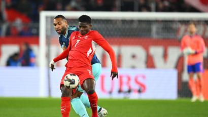 Bild: Tom Weller/dpa
Im März verloren Embolo (v.) und die Schweiz ein Testspiel gegen Deutschland mit 3:4.