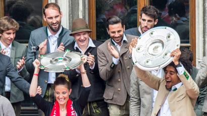 Bild: picture alliance / dpa
Dante (r) feierte gerne Titel mit dem FC Bayern. (Archivbild)