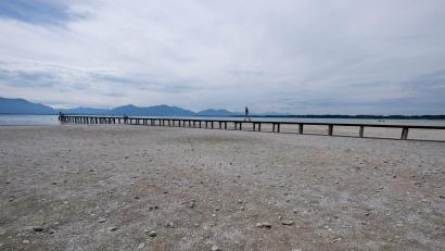 Bild: Sven Hoppe/dpa
Nicht nur am Chiemsee herrscht derzeit Niedrigwasser.