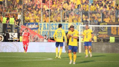 Bild: Karl-Josef Hildenbrand/dpa
Frust in Gelb: Lok Leipzig bleibt viertklassig.
