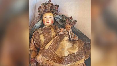 Bild: Rainer Christoph
Die Madonna-Figur wurde nach Jahrzehnten der Vergessenheit im Kirchturm der Wallfahrtskirche Mutter Anna auf dem Mühlberg wiederentdeckt und wartet nun auf ihre aufwendige Restaurierung.