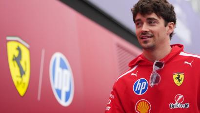 Bild: Asanka Brendon Ratnayake/AP/dpa
Er bekommt einen neuen Vertrag bei Ferrari. (Archivbild)