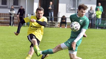Archivbild: Hubert Ziegler
Michael Weiß (rechts) verlässt den 1. FC Schlicht zur kommenden Saison.
