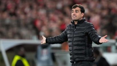 Bild: Armando Franca/AP/dpa
Carles Martinez Novell wird der Nachfolger von Kasper Hjulmand in Leverkusen. (Archivbild)