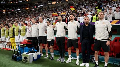Bild: Federico Gambarini/dpa
Ein Bild aus der Vergangenheit: Bei der WM 2026 will die FIFA die Ersatzspieler auch auf dem Platz sehen. (Archiv-Foto)