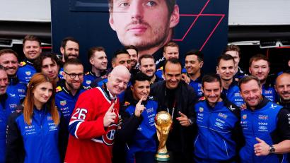 Bild: Bradley Collyer/PA Wire/dpa
Die FIFA um Präsident Infantino freut sich über eine üppige Einnahme. (Archivbild)