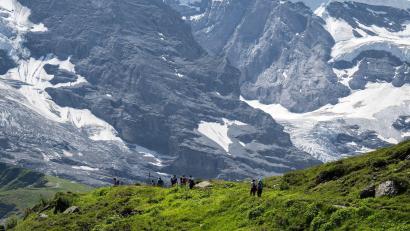 Bild: Peter Schneider/KEYSTONE/dpa
Die vermisste Wanderin wurde in den Schweizer Alpen tot gefunden. (Symbolbild)