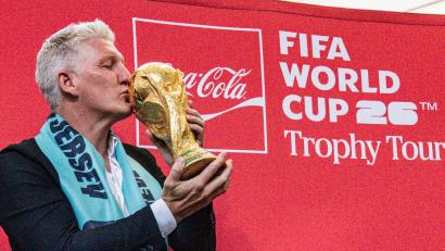 Bild: Laura Brett/ZUMA Press Wire/dpa
Für Bastian Schweinsteiger ist Frankreich der Topfavorit bei der WM. (Archivbild)