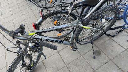 Bild: PI Schwandorf/PM Glaser
Die Polizei sucht den Eigentümer dieses Fahrrades.