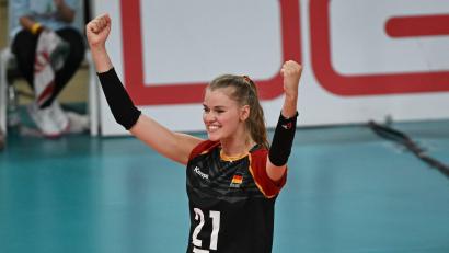 Bild: Arne Dedert/dpa
Deutschlands Volleyball-Kapitänin Camilla Weitzel hatte gegen Japan wenig Gelegenheit zum Jubeln. (Archivbild)