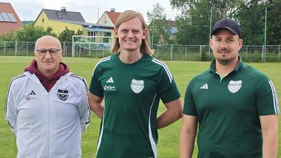 Bild: Markus Renner
Vorsitzender Raimund Zeitler (von links), der neue Trainer Hans-Jürgen Kraus sowie Spielleiter Wolfgang Mößinger verantworten künftig die Geschicke beim SV Pechbrunn.