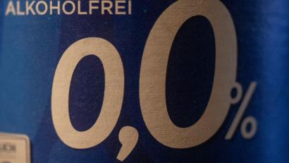 Bild: Christophe Gateau/dpa
Der Pro-Kopf-Verbrauch von Bier lag letztes Jahr bei rund 84 Litern in Deutschland, davon waren rund 9 Liter alkoholfrei. (Symbolbild)