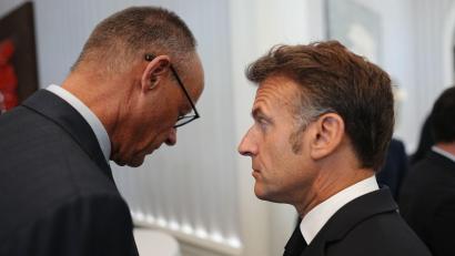 Bild: Kay Nietfeld/dpa
Mehrfach wurde die Entscheidung verschoben, jetzt haben Merz und Macron die Reißleine gezogen.