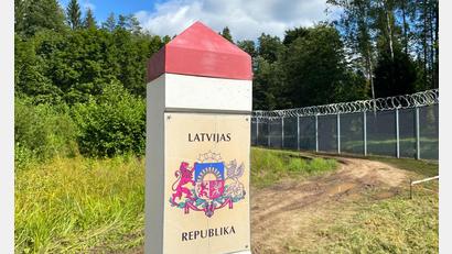 Bild: Alexander Welscher/dpa
In Lettland hatten die Behörden die Bewohner mehrerer Regionen im Osten des Landes über eine mögliche Bedrohung des Luftraums informiert. (Archivbild)