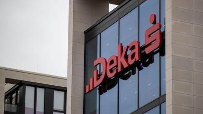 Bild: Helmut Fricke/dpa
Die Dekabank profitiert von einer starken Nachfrage von Privatanlegern. (Archivbild)