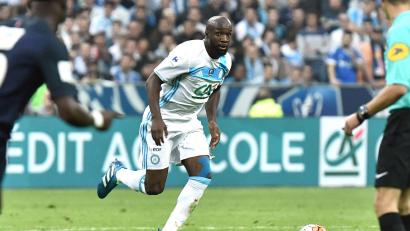 Bild: picture alliance / dpa
Lassana Diarra - hier im Trikot von Olympique Marseille - klagte gegen die FIFA. Nun soll der Disput beigelegt sein. (Archivbild)