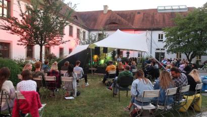 Archivbild: Kunz
Im Juni startet der Kultursommer im gemeinsamen Innenhof der Regionalbibliothek und des Internationalen Keramikmuseums in Weiden.