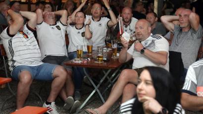 Archivbild: Wolfgang Steinbacher
Große Emotionen im Biergarten: Auch dieses Jahr gibt es wieder in einigen Lokalen Möglichkeiten, die WM-Spiele zu sehen.