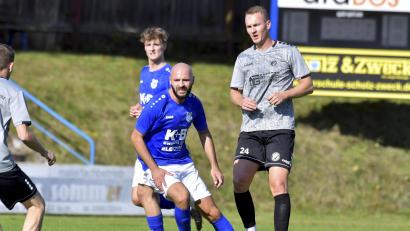 Bild: Hubert Ziegler
Hier noch Spielertrainer beim TuS Rosenberg: Nico Becker (Mitte) verlässt seinen aktuellen Verein ASV Cham. Wo es hingeht, ist noch offen.