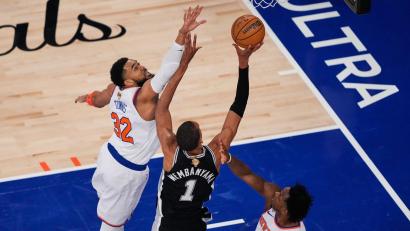 Bild: Yuki Iwamura/AP/dpa
Die Finals-Serie der Knicks gegen die Spurs bot auch im dritten Duell beste Unterhaltung.