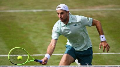 Bild: Marijan Murat/dpa
Jan-Lennard Struff steht in Stuttgart im Achtelfinale.