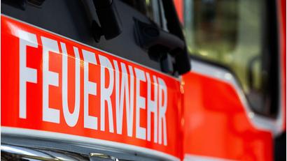 Bild: Soeren Stache/dpa
Das Untergeschoss brannte, als die Feuerwehr eintraf. (Symbolbild)