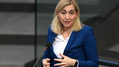 Bild: Elisa Schu/dpa
Das Gesundheitsministerium erwartet eine größere Finanzlücke bei den Kassen 2027. (Archivbild)