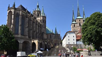 Bild: Martin Schutt/dpa
Ein Wahrzeichen von Erfurt ist der Dom. (Archivbild)