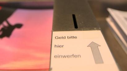 Symbolbild: Frank Leonhardt / dpa
Am Bärnauer Friedhof haben Diebe einen Opferstock aufgebrochen (hier das Symbolbild eines Opferstocks).
