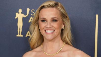 Archivbild: Jordan Strauss/Invision via AP/dpa
Hollywoodstar Reese Witherspoon ist mit ihrer Produktionsfirma Hello Sunshine an Bord.