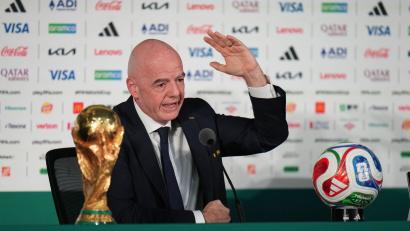 Bild: Eduardo Verdugo/AP/dpa
Gianni Infantino spricht über die Visaprobleme vor der WM.