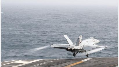 Bild: MCSN Dan Snow/Navy Office of Information/dpa
Die USA und der Iran liefern sich erneut gegenseitige Angriffe. (Archivbild)