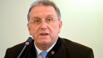 Bild: Nicolas Armer/dpa
Mehrere CSU-Bezirksräte in Oberfranken haben einen AfD-Antrag zur Ehrung eines AfD-Politikers unterstützt.