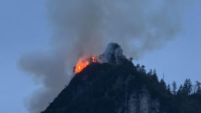 Bild: Matthias Brüning/dpa
Wochenlang hielt der Brand am Saurüsselkopf die Feuerwehr im Einsatz. Die SPD fordert daher die Gründung einer neuen Spezialeinheit. (Archivbild)