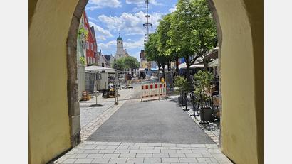 Bild: Stadt Weiden
Das Bürgerfest in Weiden soll am 27. und 28. Juni möglichst ohne Störungen durch Baustellen oder Bauarbeiten stattfinden. Wie die Stadt mitteilt, sollen die Bauarbeiten in der Altstadt bis dahin weitgehend abgeschlossen sein.