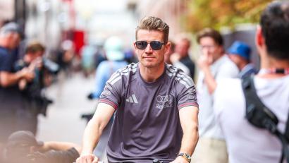Bild: Nicolo Farina/ZUMA Press Wire/dpa
Nico Hülkenberg kann beim Fußball einfach nur Fan sein. (Archivbild)