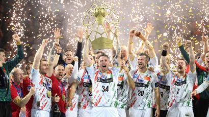 Bild: Marius Becker/dpa
Feierten 2025 den Titel in der Champions League: Die Handballer des SC Magdeburg. (Archivbild)