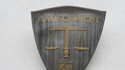 Bild: Hösamer
Wegen fahrlässiger Tötung musste sich ein 24-Jähriger vor dem Amtsgericht Schwandorf verantworten.